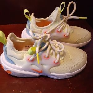 Kids Nikes 12.5